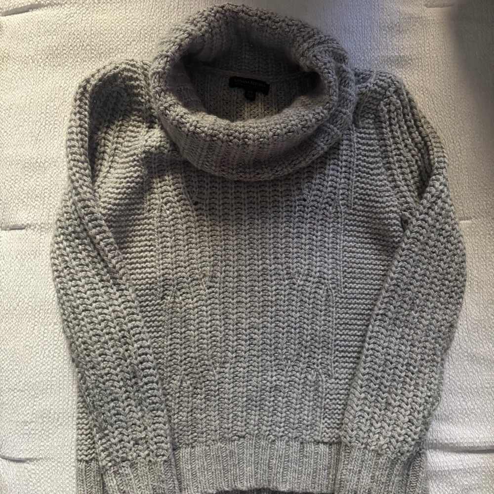 Banana Republic Turtle Neck